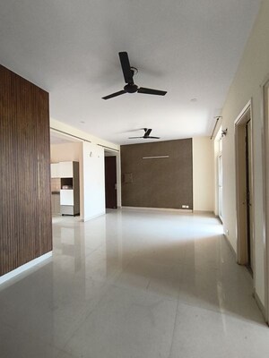 Room in 3 BHK Apartment at Skyline Park, Vip Road – for Rent