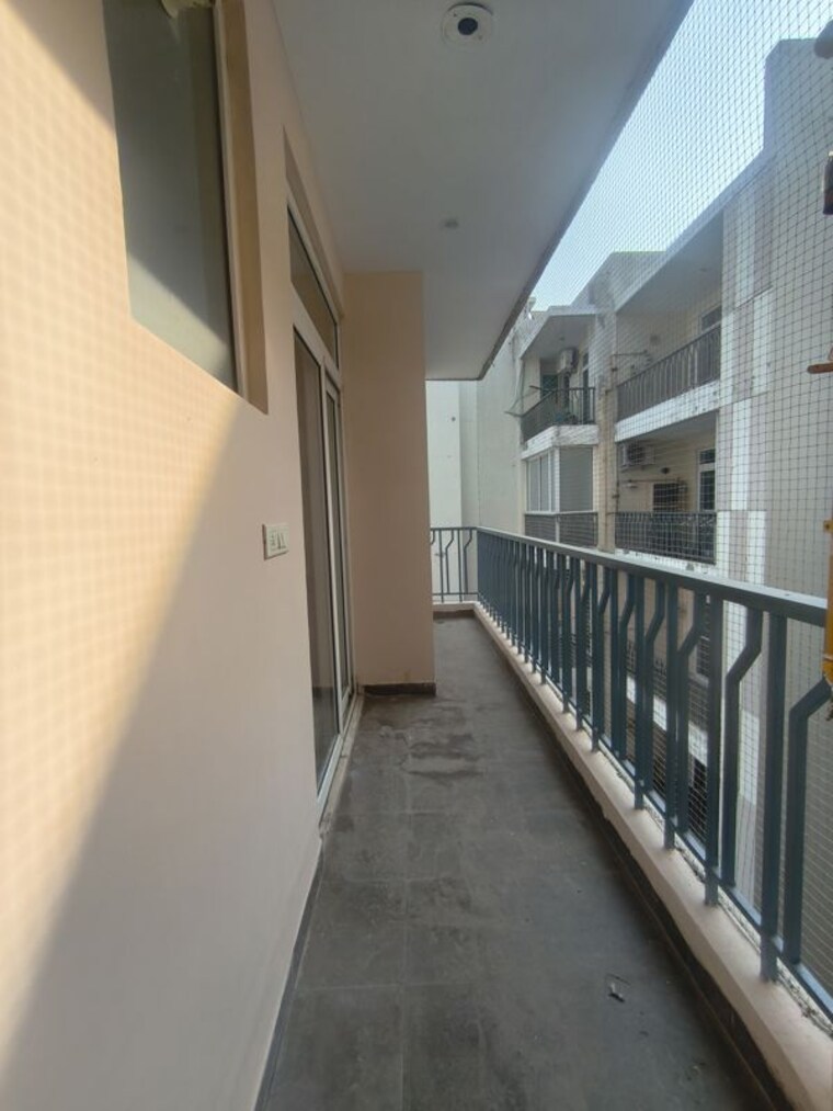 Balcony, skyline-park 3 Bedroom 1670 Sq.Ft. Apartment In Vip Road Zirakpur 10424842