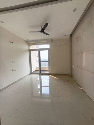 Room in 3 BHK Apartment at Skyline Park, Vip Road – for Rent