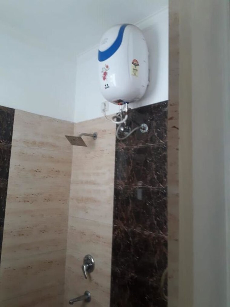 Bathroom, sushma-valencia 3 Bedroom 1800 Sq.Ft. Apartment In International Airport Road Zirakpur 10426423