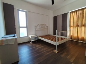 Room in 2 BHK Apartment at Piramal  Vaikunth Cluster 4, Balkum Pada – for Rent