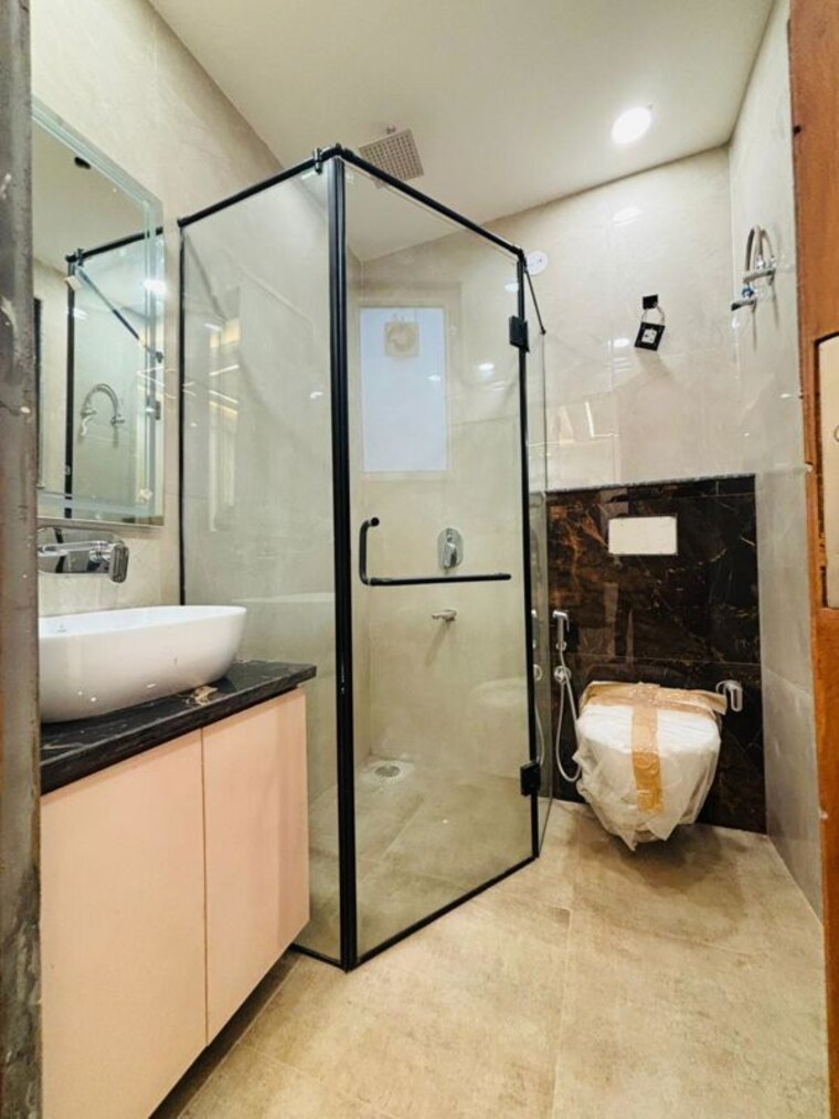 Attached Bathroom, bptp-green-oaks 3 Bedroom 200 Sq.Yd. Builder Floor In Sector 70a Gurgaon 10426452