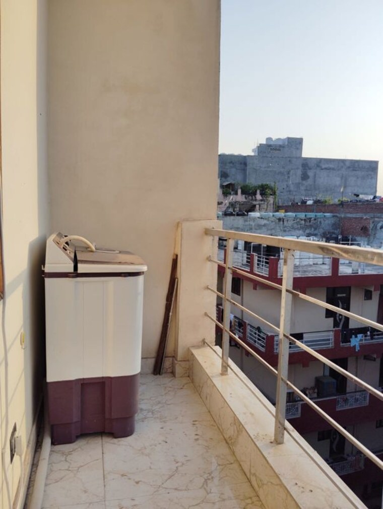 Balcony, freedom fighters enclave 2 Bedroom 851 Sq.Ft. Builder Floor In Freedom Fighters Enclave Delhi 10426458