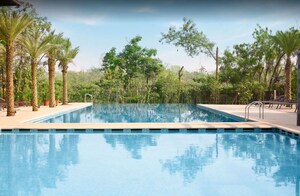 Swimming Pool in 1.5 BHK Apartment at Lodha Amara, Kolshet Road – for Sale