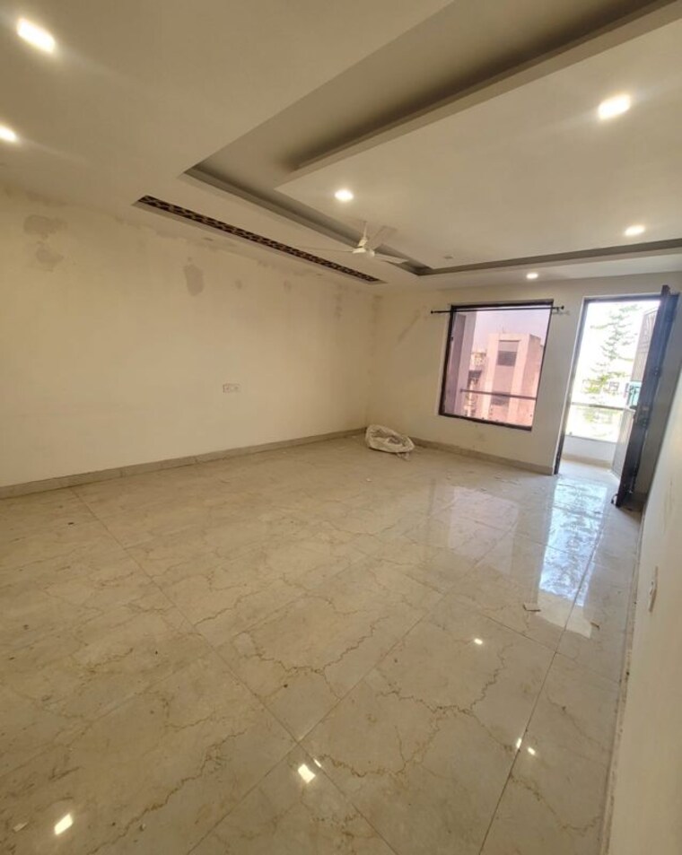  Parking, green fields colony 4 Bedroom 3250 Sq.Ft. Builder Floor In Green Fields Colony Faridabad 10426486