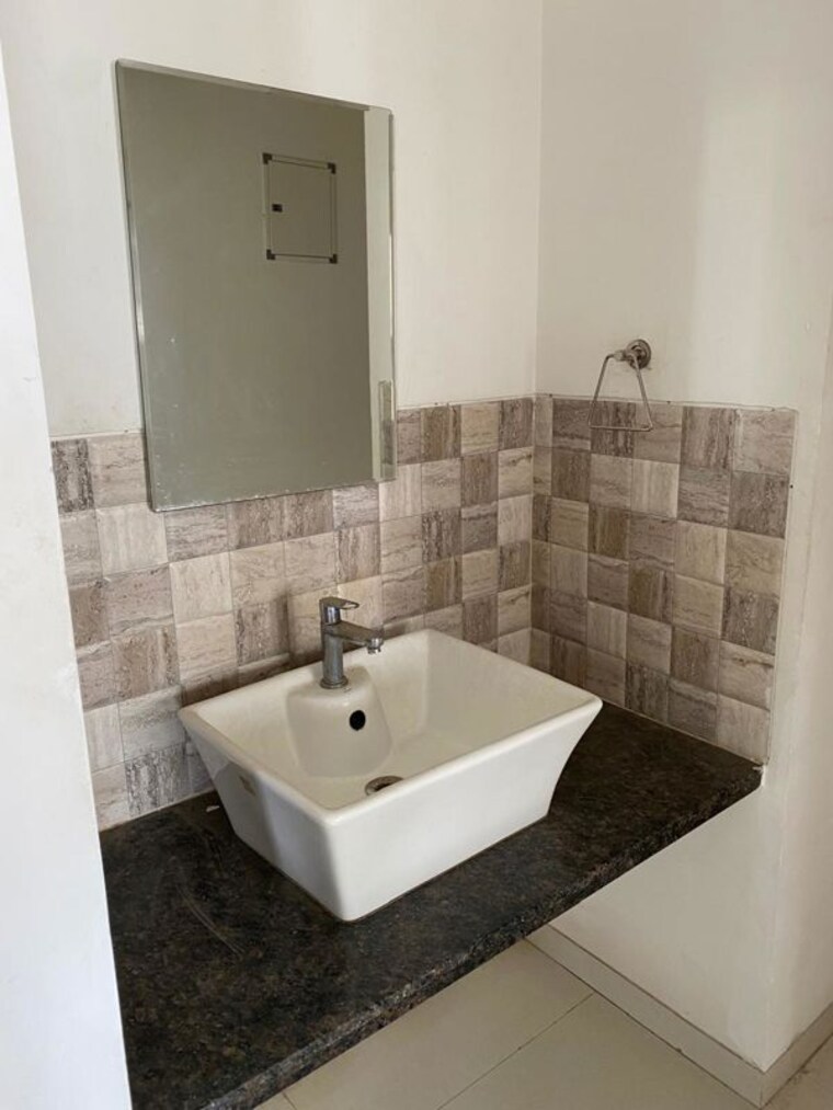 Bathroom, kunal-aspiree 3 Bedroom 1000 Sq.Ft. Apartment In Balewadi Pune 10426565