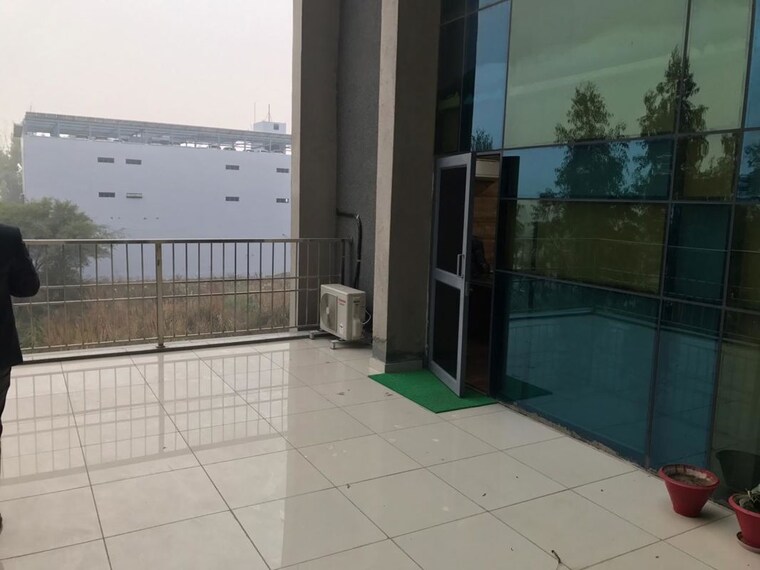 Balcony, nabha Commercial Office Space 1000 Sq.Ft. In Nabha Zirakpur 10426562