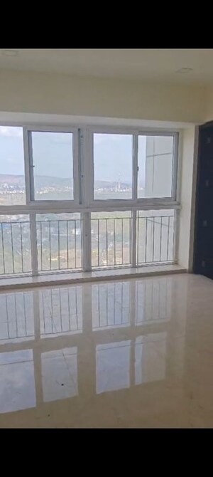 Room in 3 BHK Apartment at Ruparel Ariana, Parel – for Sale