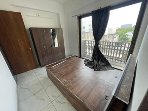 Room in 3 BHK Apartment at Navrangpura – for Rent