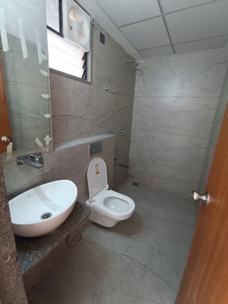 Bathroom, navrangpura 3 Bedroom 2200 Sq.Ft. Apartment In Navrangpura Ahmedabad 10426584