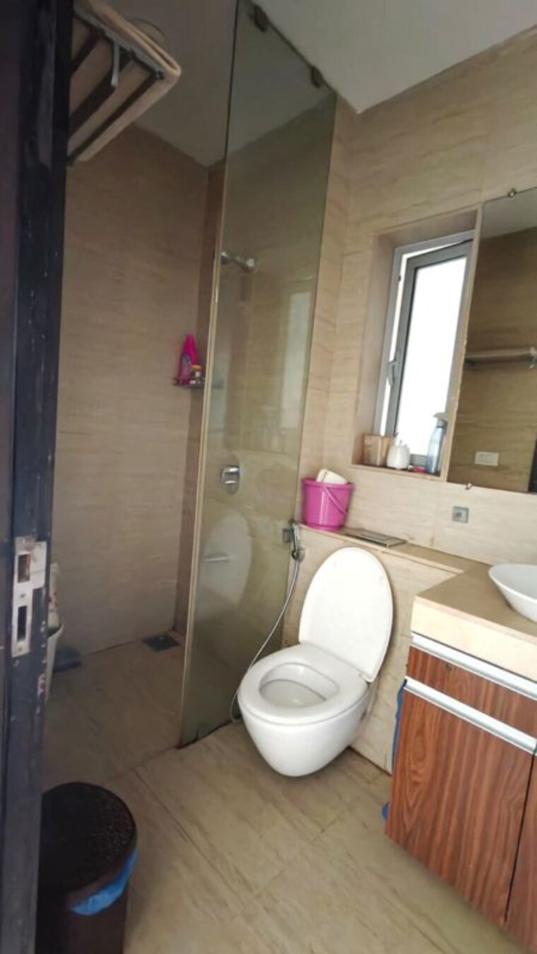 Bathroom, oberoi-exquisite-goregaon 3 Bedroom 1690 Sq.Ft. Apartment In Goregaon East Mumbai 10426588