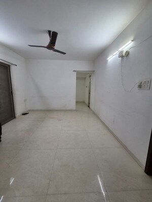 Room in 2 BHK Apartment at Kumar Padmalaya, Aundh – for Rent