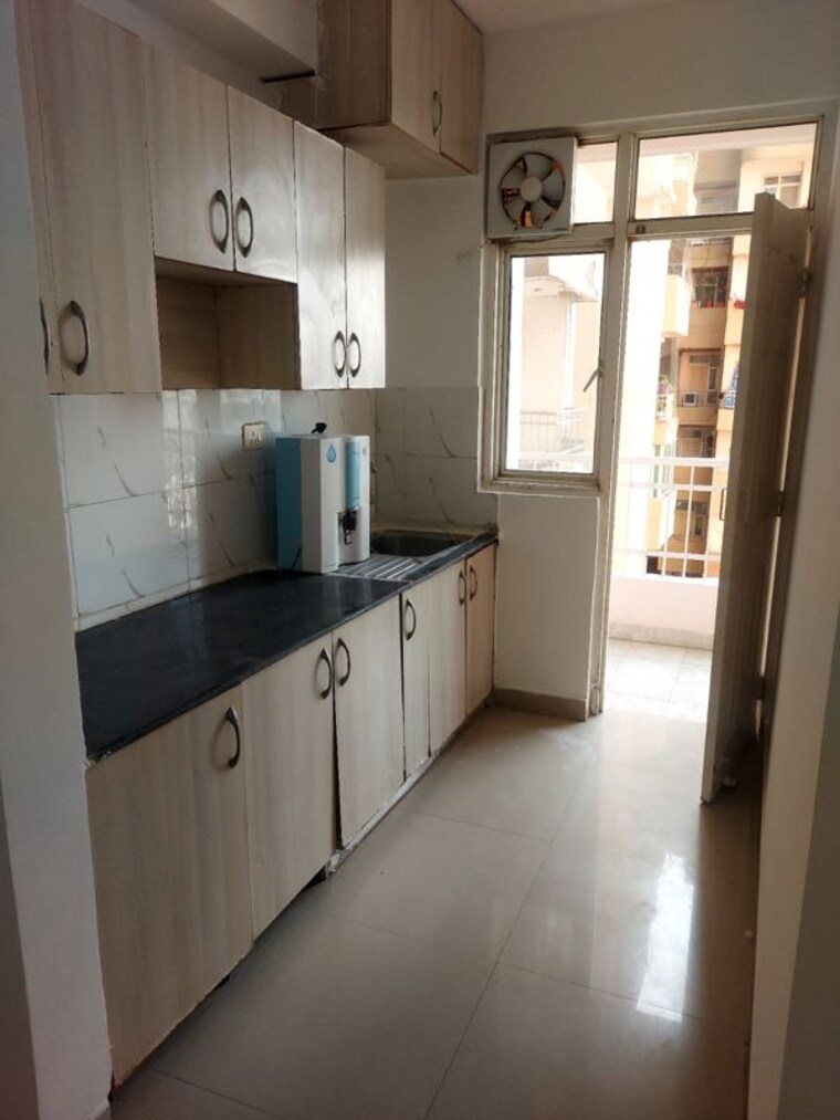 Kitchen, supertech-cape-town 2.5 Bedroom 1150 Sq.Ft. Apartment In Sector 74 Noida 10426623