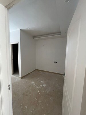 Room in 3 BHK Builder Floor at Bollywood Esencia, Ghazipur – for Sale