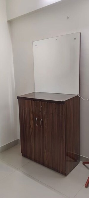 Room in 2.5 BHK Apartment at Kundan The Landmark, Undri – for Rent