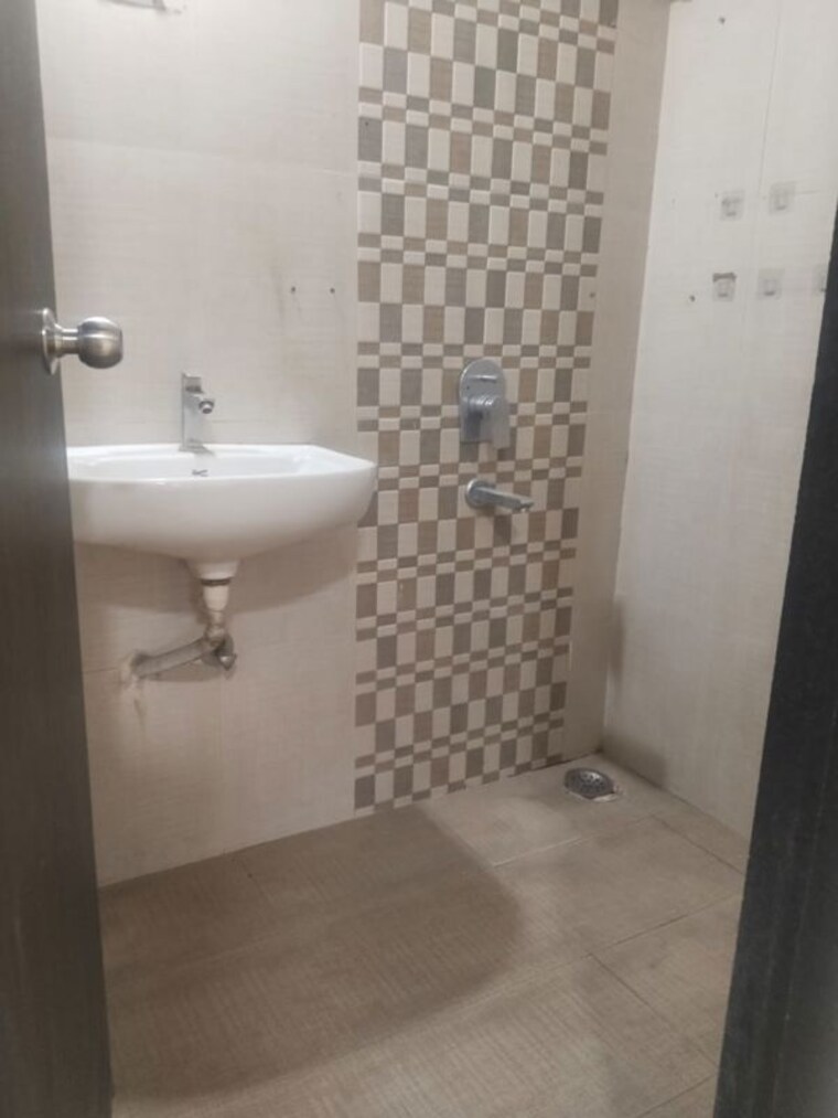 Bathroom, galaxy-carina 2 Bedroom 1100 Sq.Ft. Apartment In Kharghar Navi Mumbai 10426692