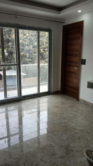 Room in 3 BHK Builder Floor at Medi City – for Rent