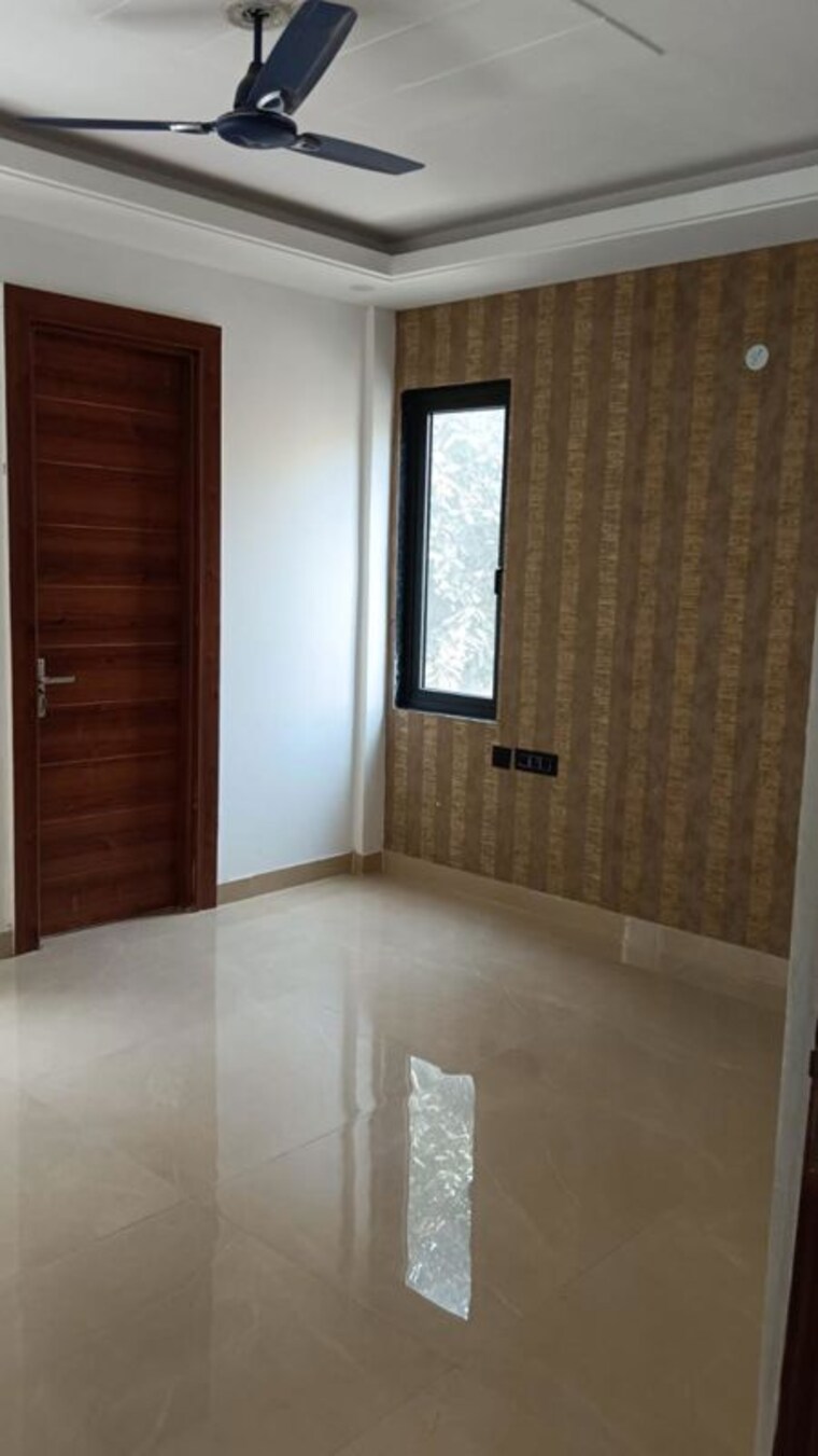 Room, medi city 3 Bedroom 1500 Sq.Ft. Builder Floor In Medi City Gurgaon 10426705