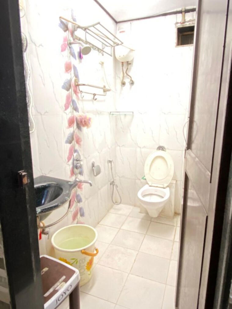 Bathroom, proviso-complex 3 Bedroom 1500 Sq.Ft. Apartment In Kharghar Navi Mumbai 10426718