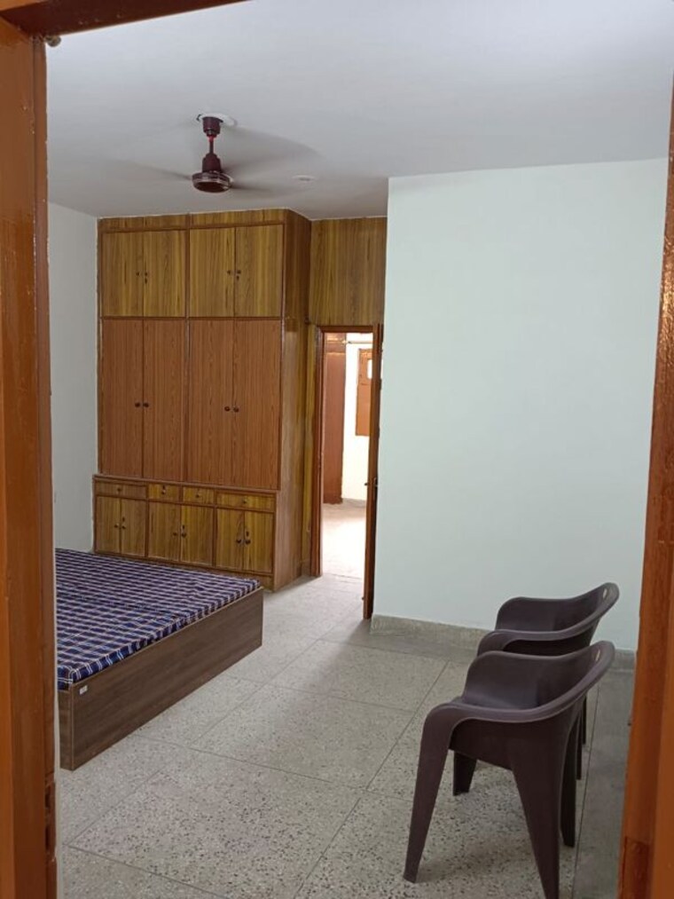 Room, lajpat nagar 4 1 Bedroom 545 Sq.Ft. Builder Floor In Lajpat Nagar 4 Delhi 10426050