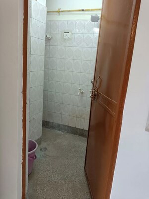 Bathroom in 1 BHK Builder Floor at Lajpat Nagar 4 – for Rent