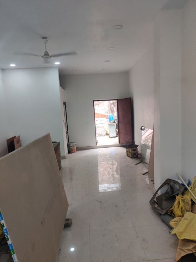 Team Area, green park extension Commercial Office Space 1000 Sq.Ft. In Green Park Extension Delhi 10426760