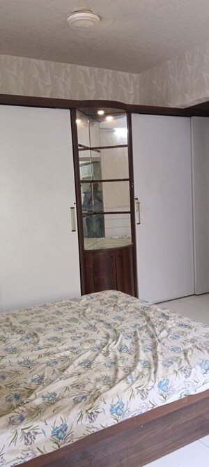 Master Bedroom in 3 BHK Apartment at Highland Park Andheri West, Andheri West – for Rent