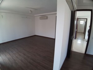 Room in 5 BHK Villa at Emaar Marbella, Sector 66 – for Sale