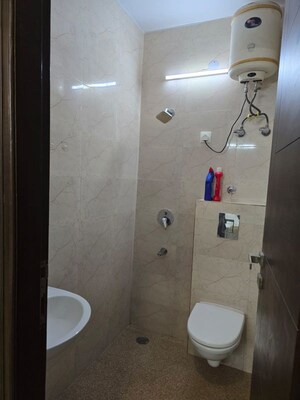 Bathroom in 1 RK Builder Floor at Dlf Cyber City – for Rent
