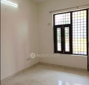 Room in 3 BHK Builder Floor at Sushant Lok I – for Rent