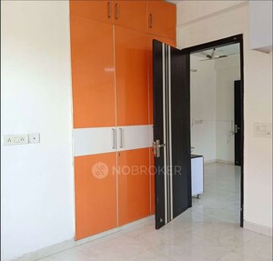 Room in 3 BHK Builder Floor at Sushant Lok I – for Rent