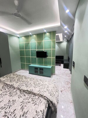Parking in 1 BHK Builder Floor at Dlf Cyber City – for Rent