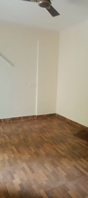 Room in 3 BHK Apartment at Gardenia Gateway, Sector 75 – for Rent