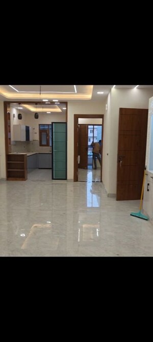 Room in 3 BHK Builder Floor at Fidato Honour Homes, Sector 89 – for Rent