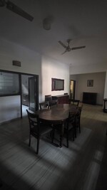 5 BHK + Pooja Room,Servant Room 250 Sq.Yd. Independent House in Sector 15