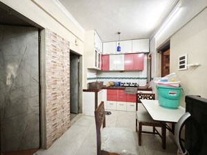 1 BHK Apartment For Rent in Dadar West