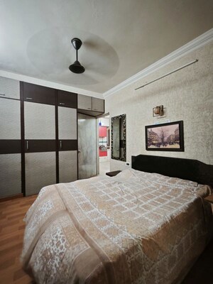 Bedroom in 1 BHK Apartment at Dadar West – for Rent