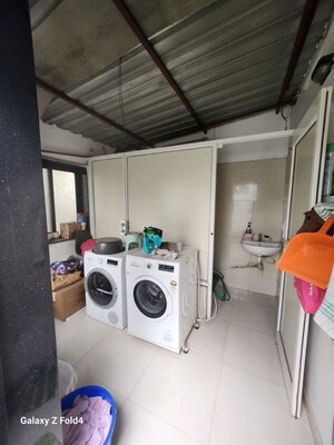 Team Area in 3 BHK Apartment at Clover Gardens, Koregaon Park – for Rent