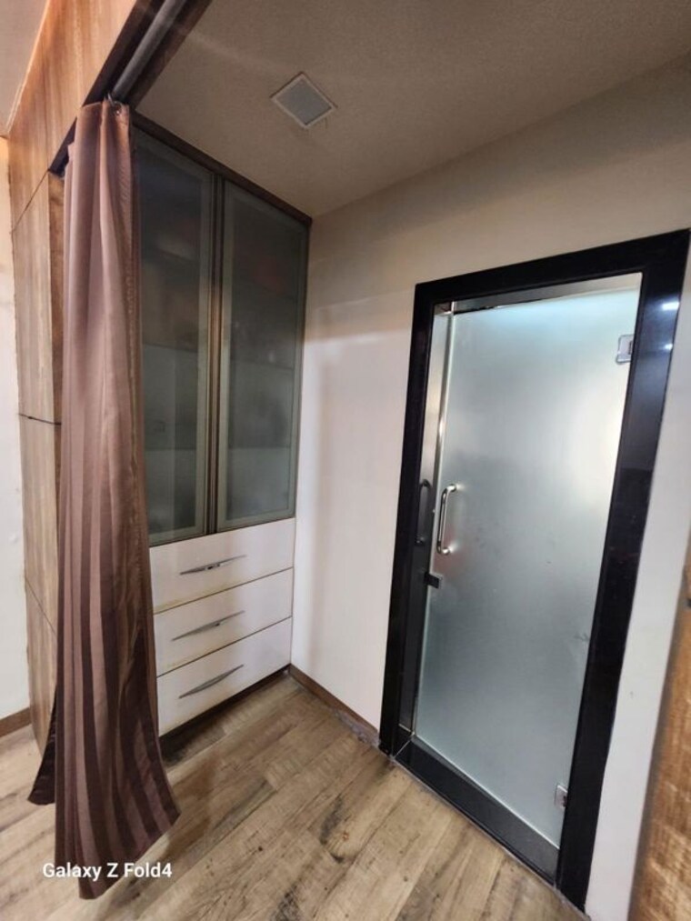 Room, clover-gardens 3 Bedroom 2150 Sq.Ft. Apartment In Koregaon Park Pune 10426796