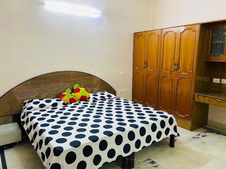 Bedroom, omicron i greater noida 3 Bedroom 121 Sq.Mt. Builder Floor In Omicron I Greater Noida Greater Noida 10426891