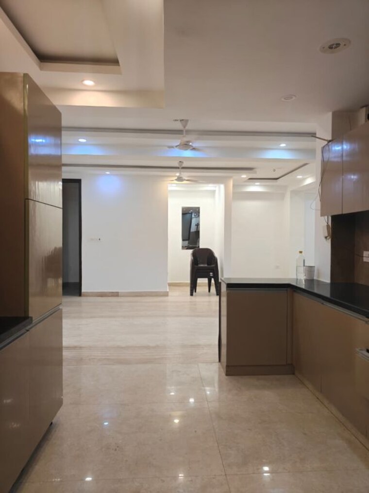 Kitchen, smart-world-orchard 2.5 Bedroom 1200 Sq.Ft. Builder Floor In Sector 61 Gurgaon 10426931