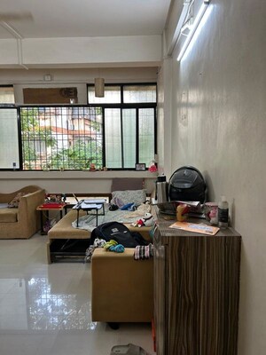 Team Area in 2 BHK Apartment at Mayur Colony – for Rent