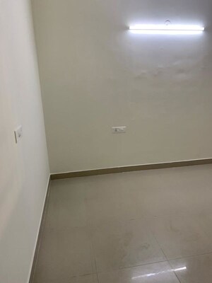 Room in 3 BHK Apartment at Pardos Okas Residency, Sushant Golf City – for Rent