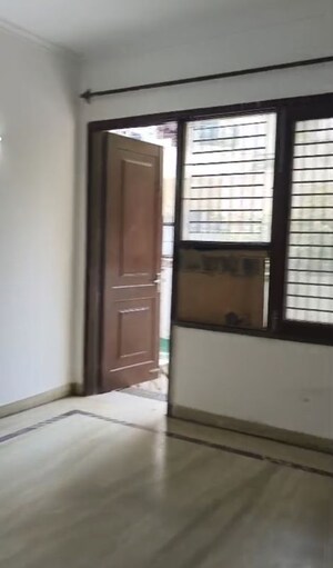 Room in 3 BHK Villa at Uppal Southend, Sector 49 – for Rent