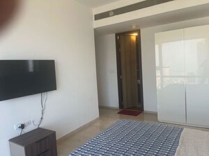 Room in 4 BHK Apartment at Lodha Worli, Worli – for Sale