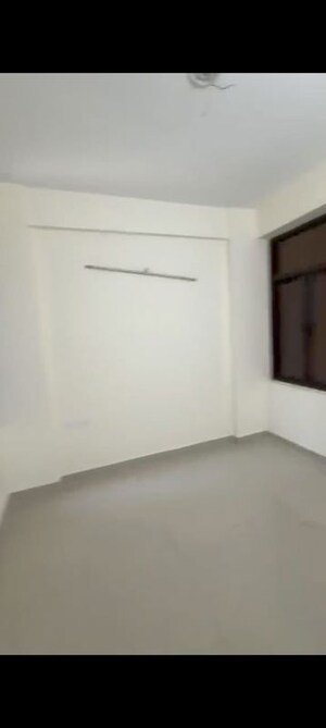 Room in 3 BHK Builder Floor at Amolik Sankalp, Sector 85 – for Rent