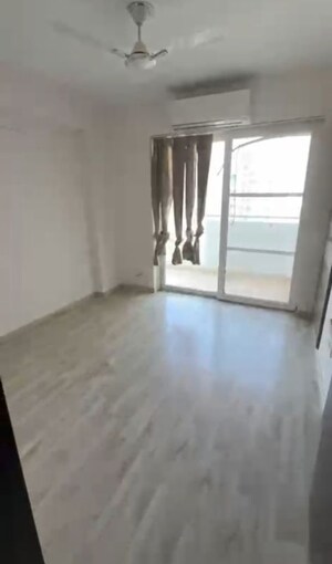 Room in 4 BHK Apartment at CHD Avenue 71, Sector 71 – for Rent