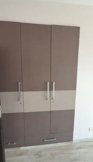 Room in 4 BHK Apartment at CHD Avenue 71, Sector 71 – for Rent