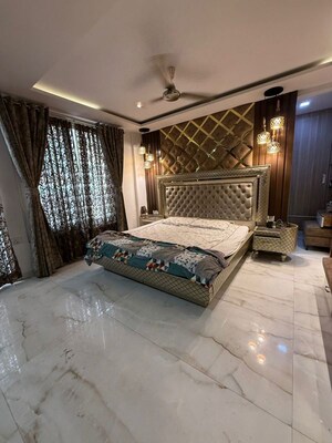 Bedroom in 4 BHK Builder Floor at Sector 56 – for Rent