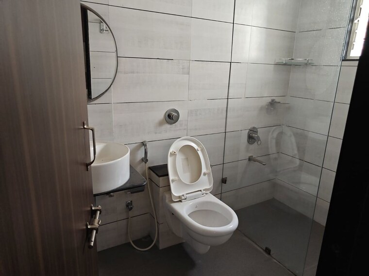 Bathroom, sai-innovision-7-avenues 3 Bedroom 1250 Sq.Ft. Apartment In Balewadi Pune 10427056